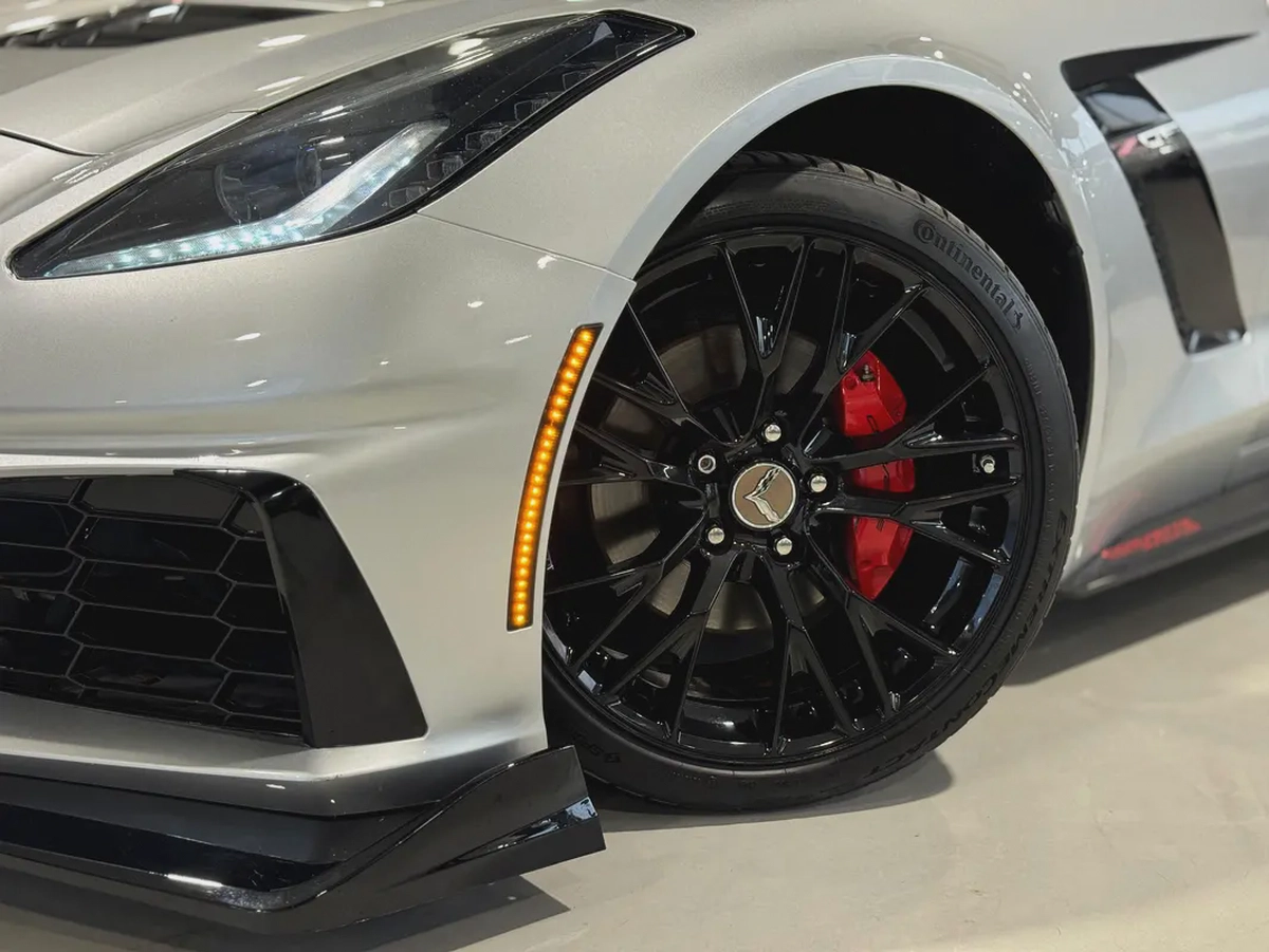 Chevrolet Corvette Z06 | 2015 | Full Option | High Performance | Excellent Condition.-17-17
