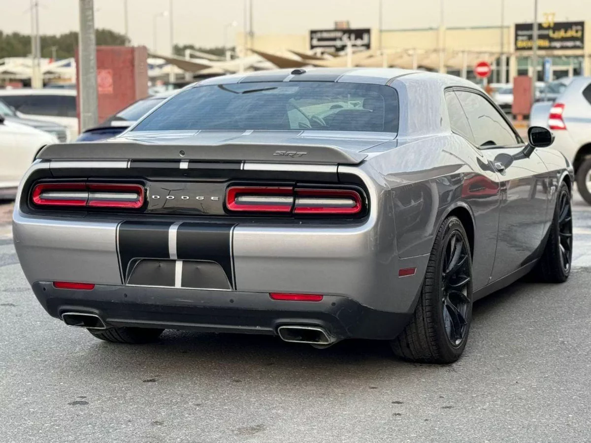 Dodge Challenger SRT8 FULL OPTION SRT 6.4L-3-0