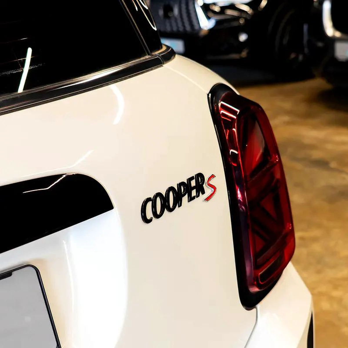 AED 2,011 P.M • 0% Downpayment • MINI Countryman S ALL4 • Agency Warranty-2-2