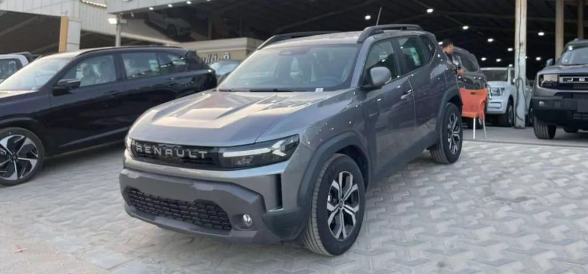 RENAULT DUSTER Pearl White