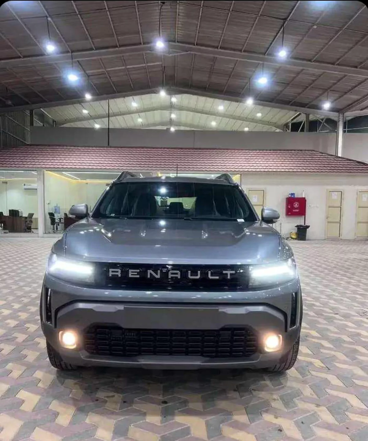 RENAULT DUSTER Pearl White-1-1