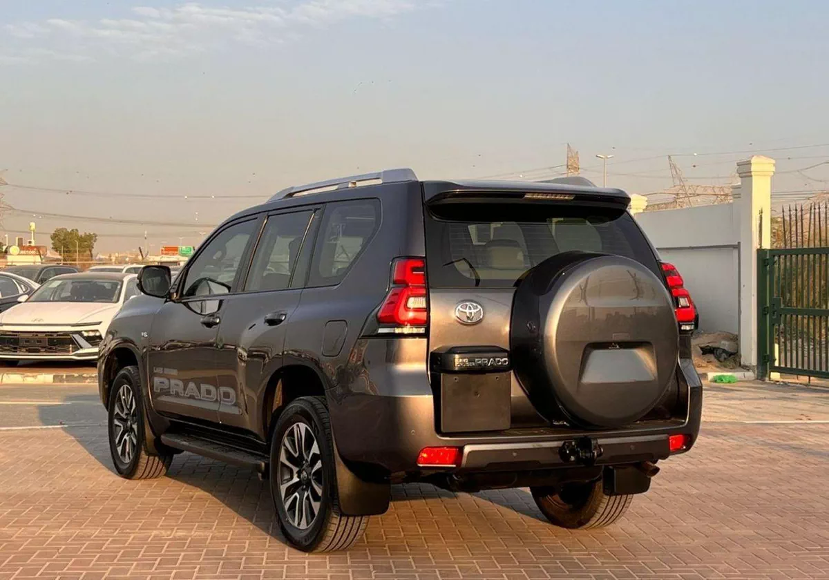 Toyota Prado TX-L 2022 Toyota Prado Full Option 4.0L V6 - AWD 4x4 GCC- Electric Seat - Rear CAM & Sensors - Cool B-4-0