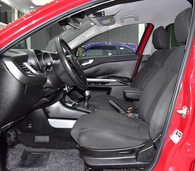 Alfa Romeo Giulietta ( 2013 Model ) in Red Color Japanese Specs-1