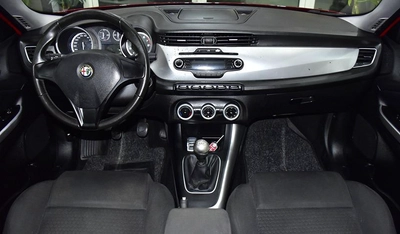 Alfa Romeo Giulietta ( 2013 Model ) in Red Color Japanese Specs-3