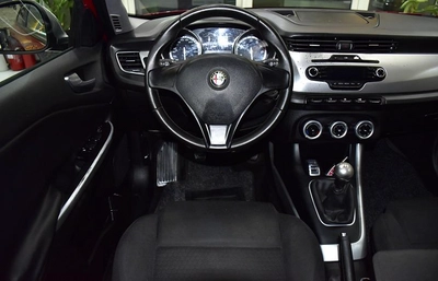 Alfa Romeo Giulietta ( 2013 Model ) in Red Color Japanese Specs-13