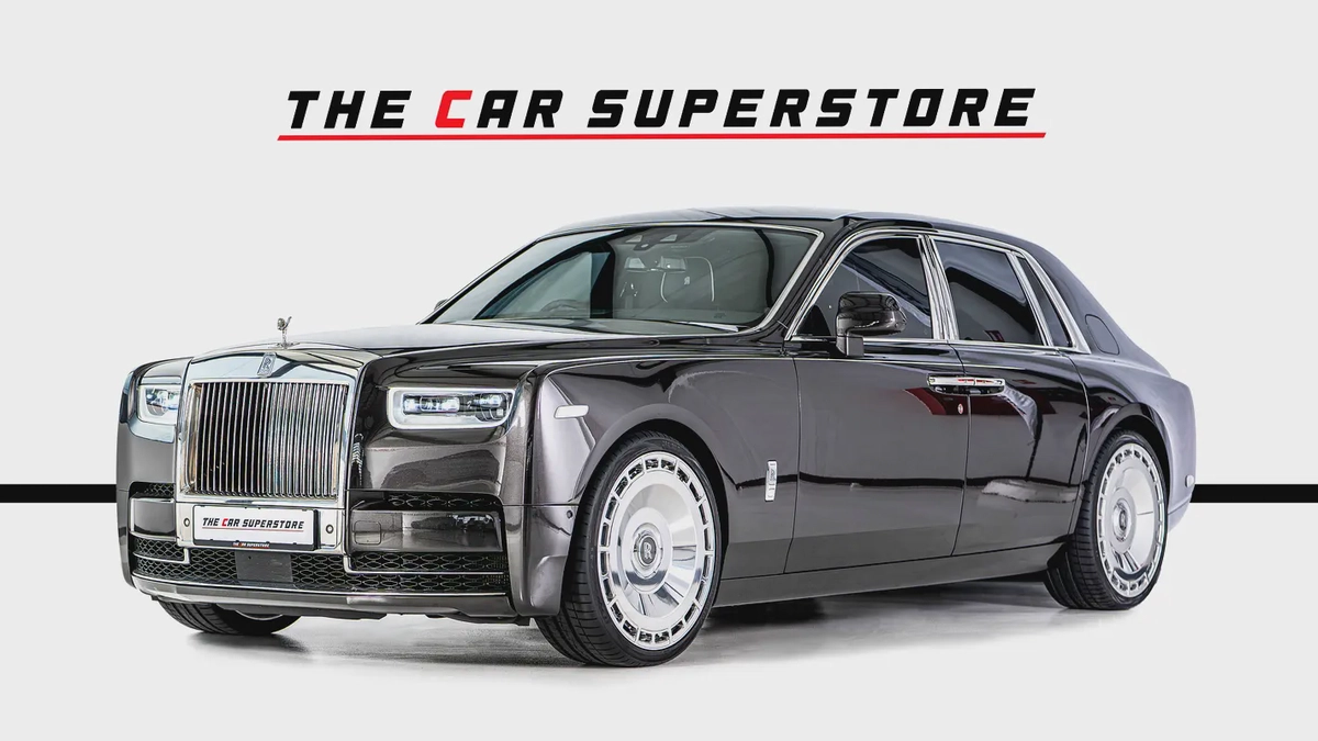 Rolls Royce Phantom-Diamond Grey Exterior Color-24 Inch Chrome Rims-Star Light System-3-3