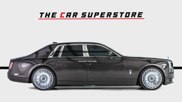 Rolls Royce Phantom-Diamond Grey Exterior Color-24 Inch Chrome Rims-Star Light System
