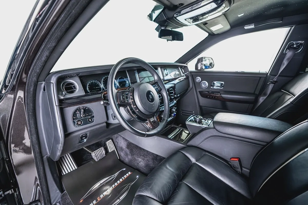 Rolls Royce Phantom-Diamond Grey Exterior Color-24 Inch Chrome Rims-Star Light System
