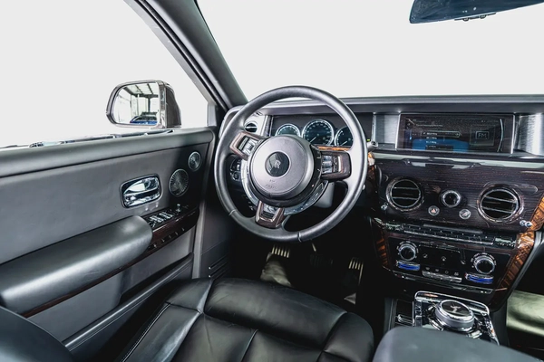 Rolls Royce Phantom-Diamond Grey Exterior Color-24 Inch Chrome Rims-Star Light System