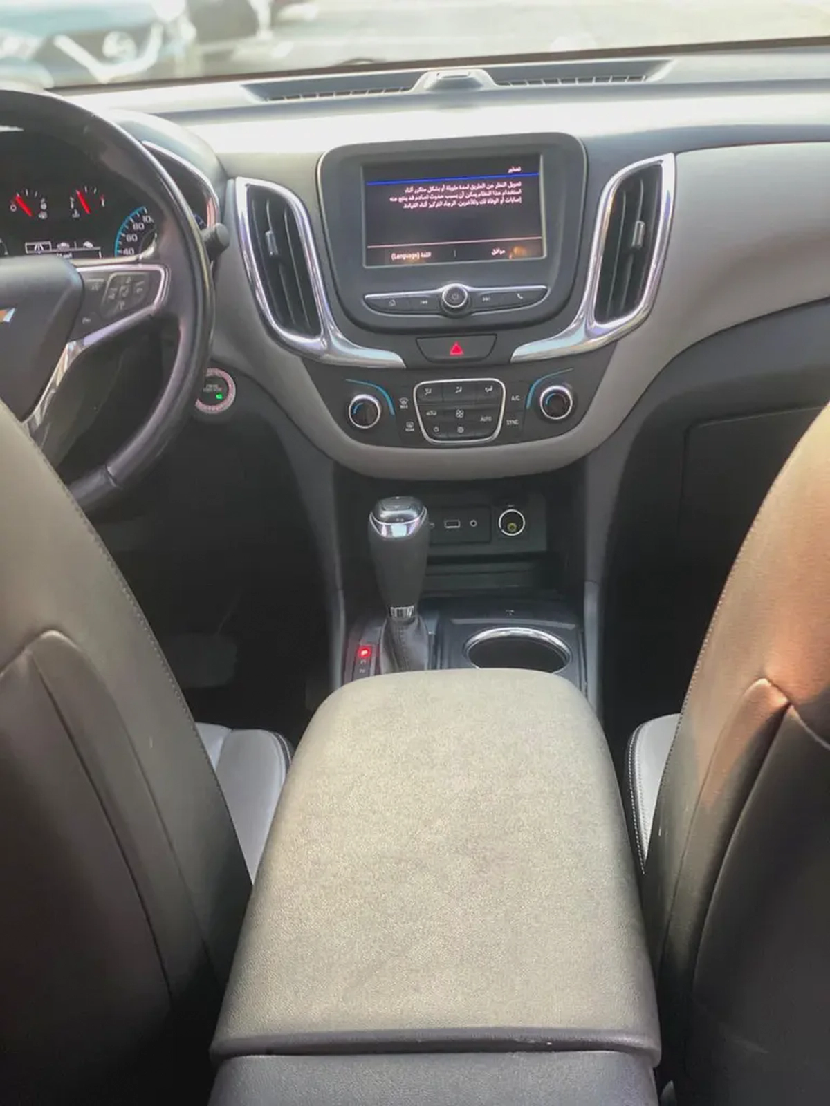 (2020) CHEVROLET EQUINOX //GCC//FULL OPTION//LOW MILLAGE//EXCELLENT CONDITION//-11-11
