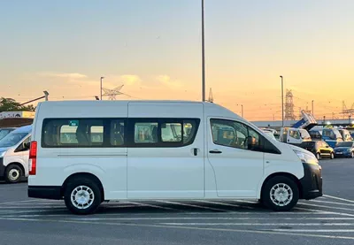 Toyota Hiace GL 2021 Toyota Hiace 3.5L V6 - Passenger - Patrol Manual - 13 Seater - No Accident --3