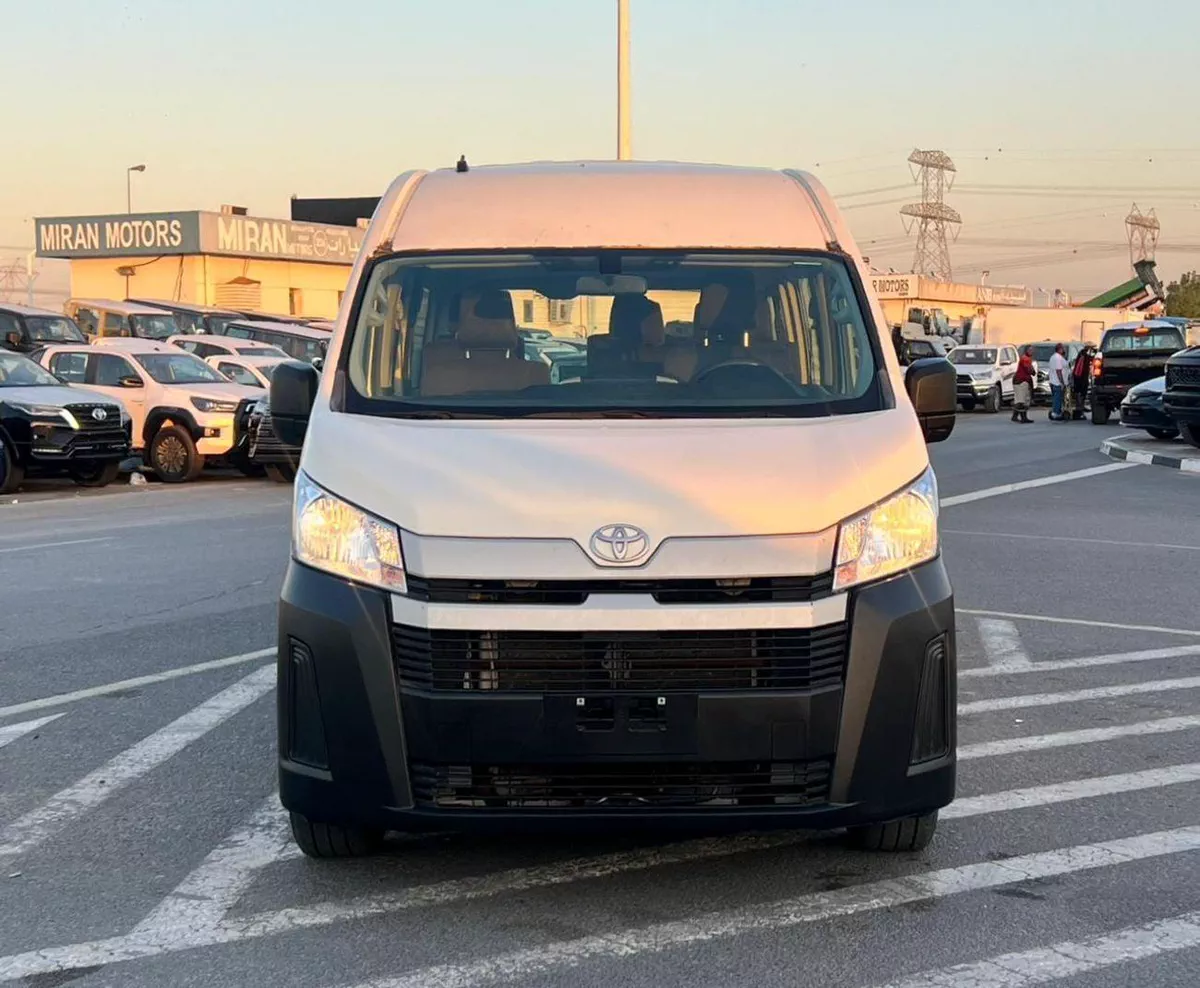 Toyota Hiace GL 2021 Toyota Hiace 3.5L V6 - Passenger - Patrol Manual - 13 Seater - No Accident --2-0