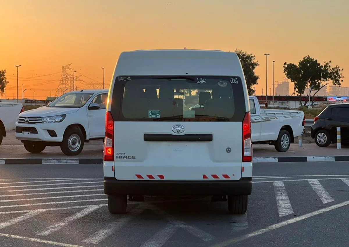 Toyota Hiace GL 2021 Toyota Hiace 3.5L V6 - Passenger - Patrol Manual - 13 Seater - No Accident --7-0