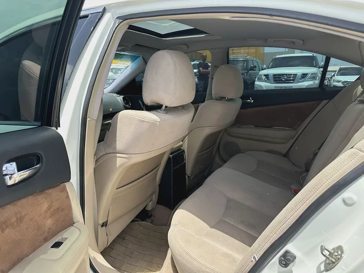 Nissan Mixima 2015 fullopshin white color GcC calen car-4-4