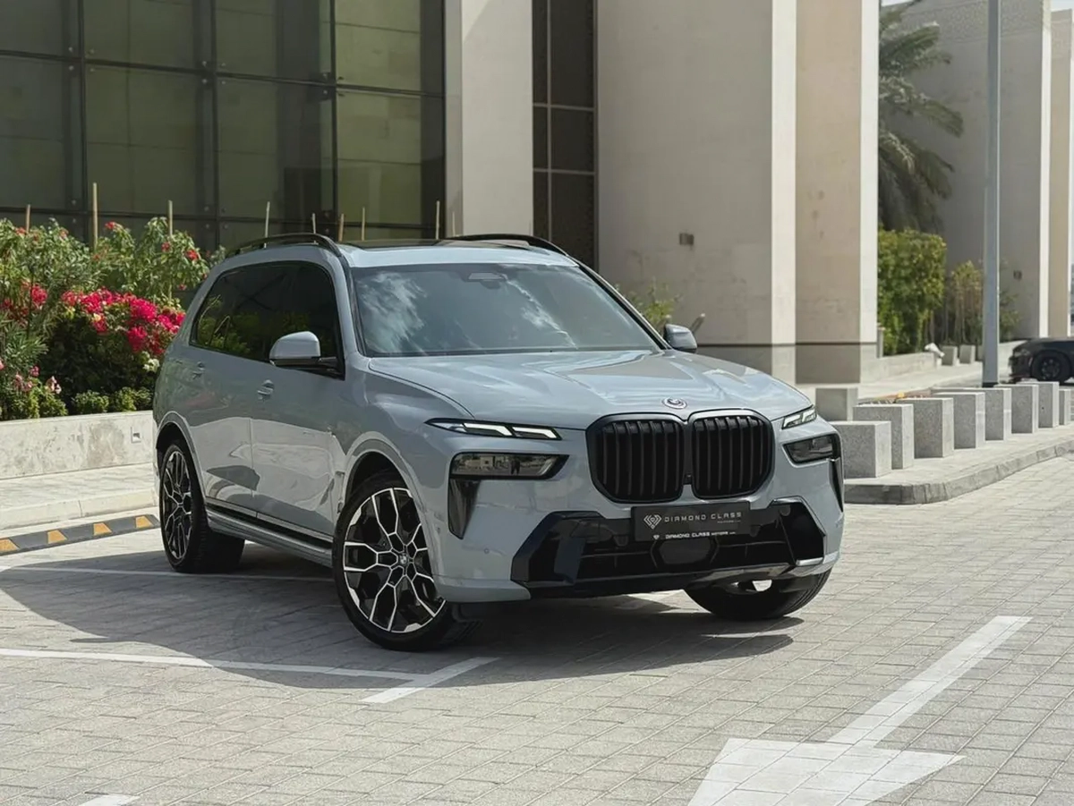 BMW X7--xDrive 40i M Sport---GCC--Under Agency Warranty+Service Contract Till 2028-1-1