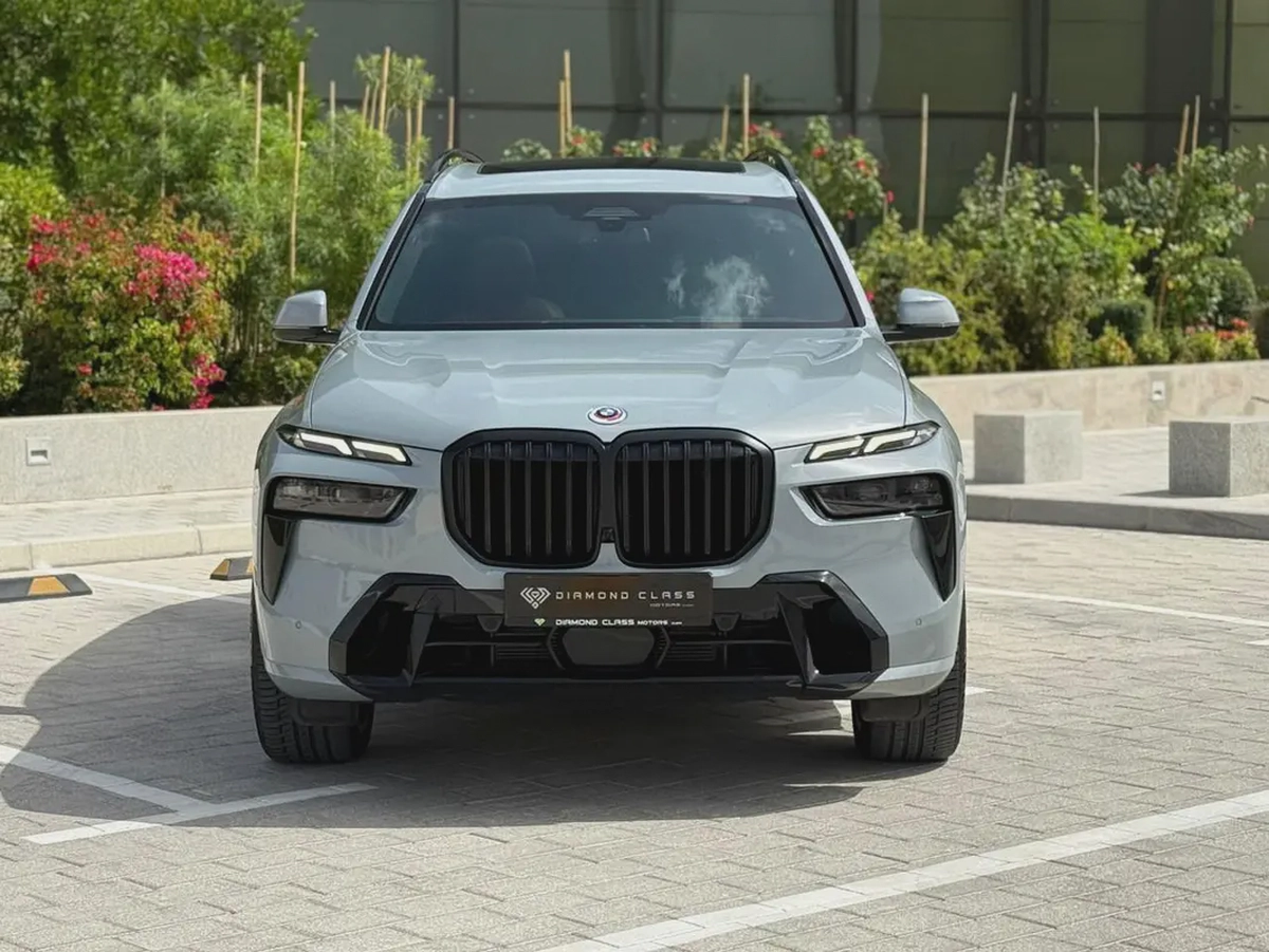 BMW X7--xDrive 40i M Sport---GCC--Under Agency Warranty+Service Contract Till 2028-2-2