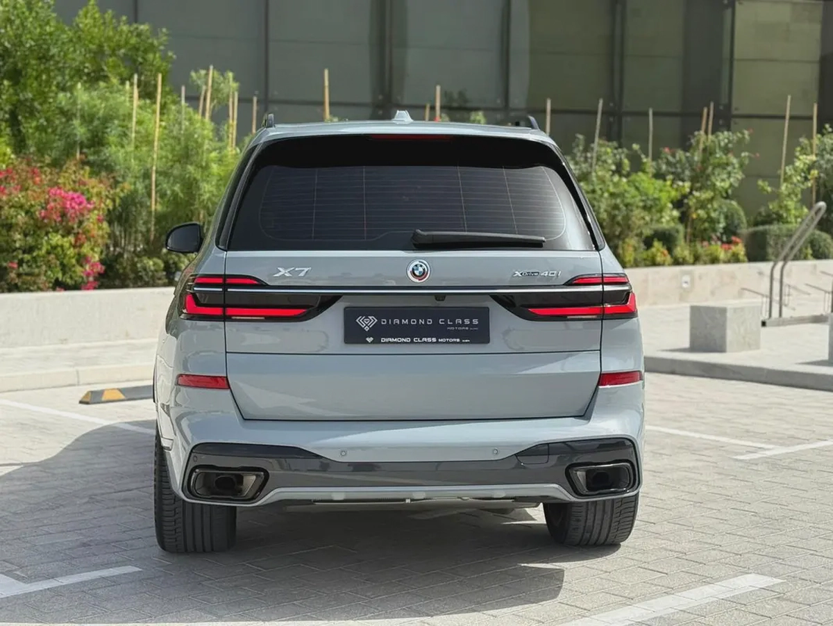 BMW X7--xDrive 40i M Sport---GCC--Under Agency Warranty+Service Contract Till 2028-3-3