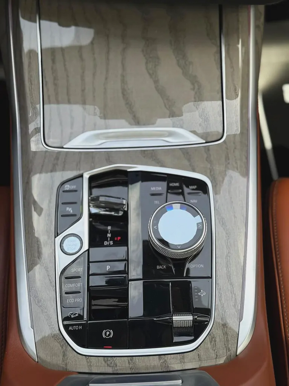 BMW X7--xDrive 40i M Sport---GCC--Under Agency Warranty+Service Contract Till 2028-14-14