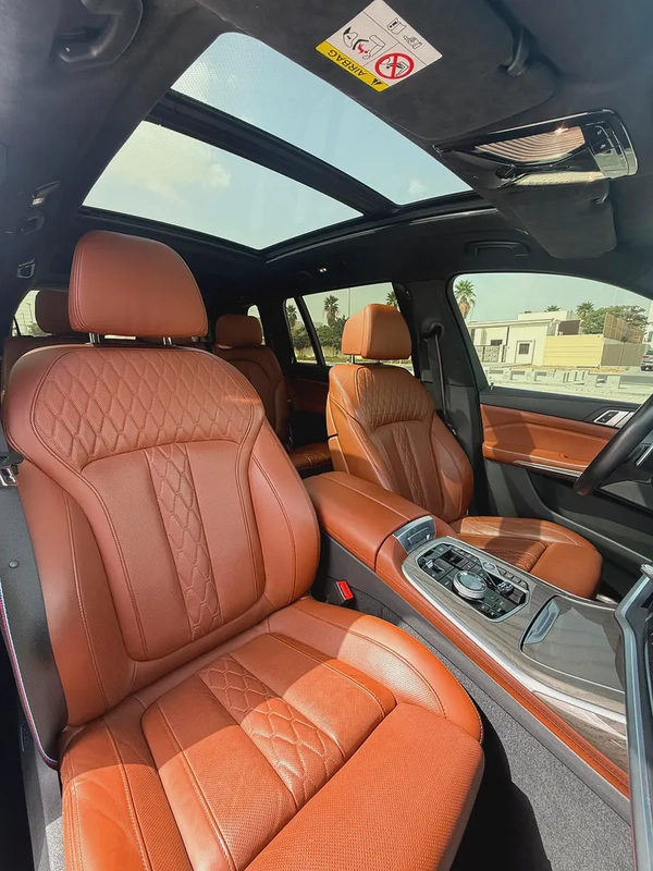 BMW X7--xDrive 40i M Sport---GCC--Under Agency Warranty+Service Contract Till 2028