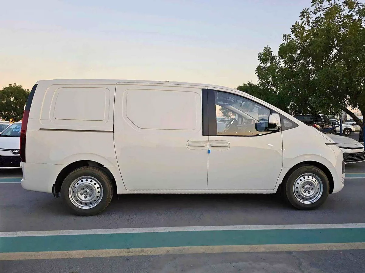 Hyundai Staria CARGO / 2.2L V4 DIESEL / MANUAL GEAR BOX / 2 STR (CODE # STCD)-1-0