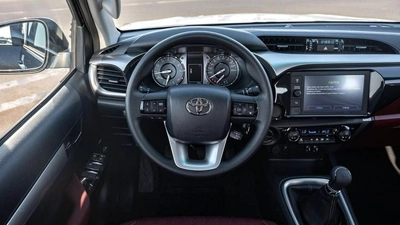 Toyota Hilux TOYOTA HILUX SR5 2025 PETROL MANUEL 2.7L-13