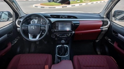 Toyota Hilux TOYOTA HILUX SR5 2025 PETROL MANUEL 2.7L-11