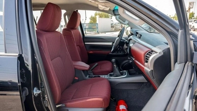 Toyota Hilux TOYOTA HILUX SR5 2025 PETROL MANUEL 2.7L-7