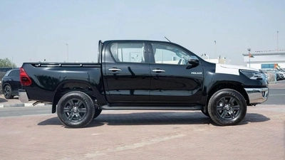 Toyota Hilux TOYOTA HILUX SR5 2025 PETROL MANUEL 2.7L-5