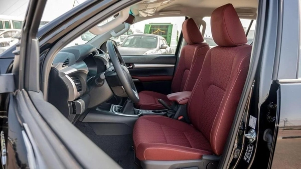 Toyota Hilux TOYOTA HILUX SR5 2025 PETROL MANUEL 2.7L