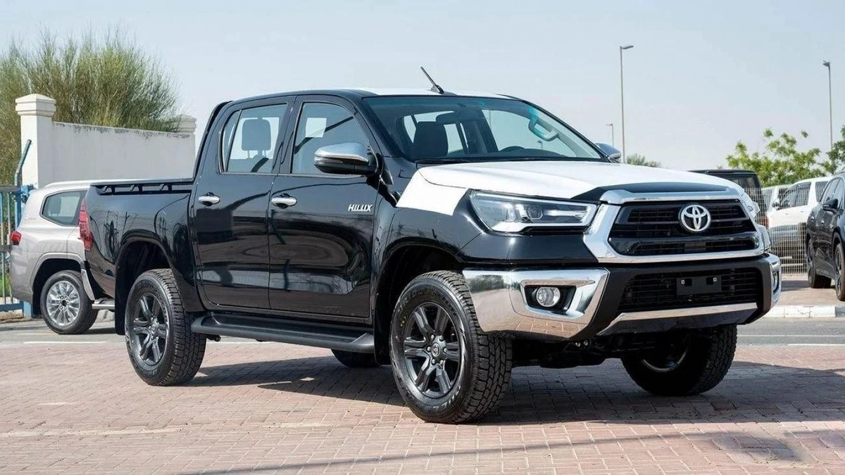 Toyota Hilux TOYOTA HILUX SR5 2025 PETROL MANUEL 2.7L-6-6