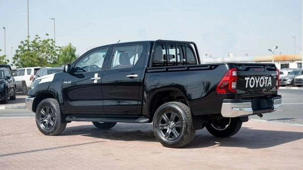 Toyota Hilux TOYOTA HILUX SR5 2025 PETROL MANUEL 2.7L