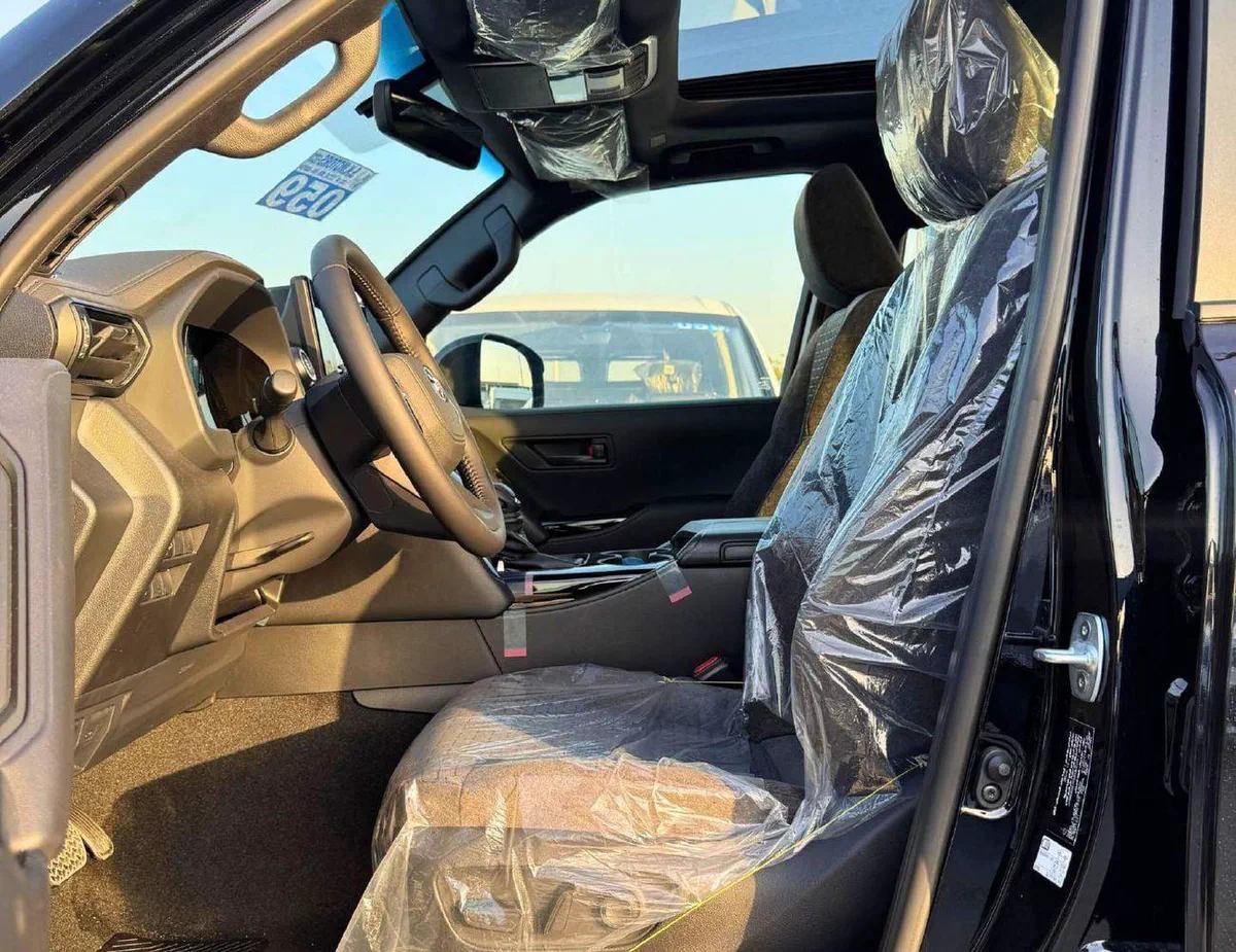 Toyota Land Cruiser GXR 3.5L Twin Turbo | Sunroof | Driver Power Seat | Digital Speed Meter (CODE # GXR33M-5-0