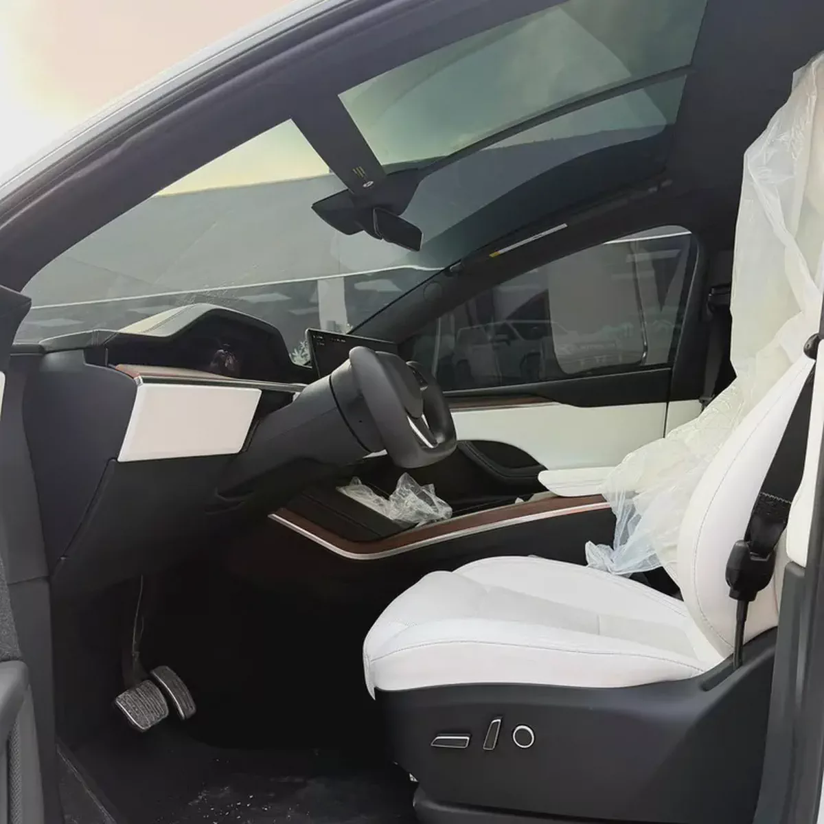 Tesla Model X Long Range 2023 | Dual Motor AWD | 670 HP | 29600 KM | White | تسلا موديل X 2023-10-10