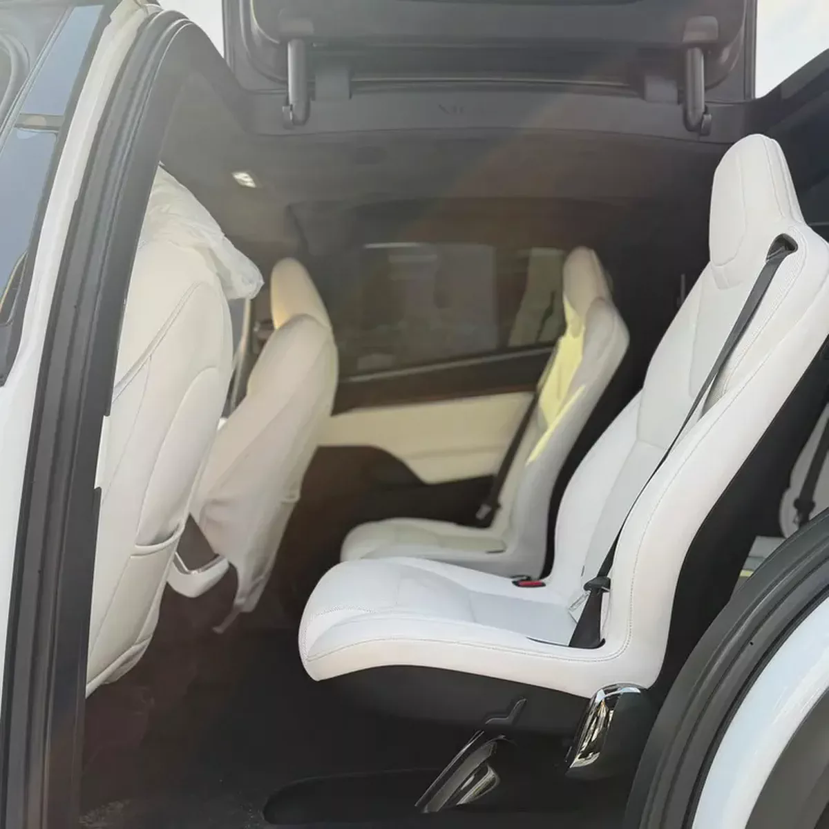 Tesla Model X Long Range 2023 | Dual Motor AWD | 670 HP | 29600 KM | White | تسلا موديل X 2023-11-11