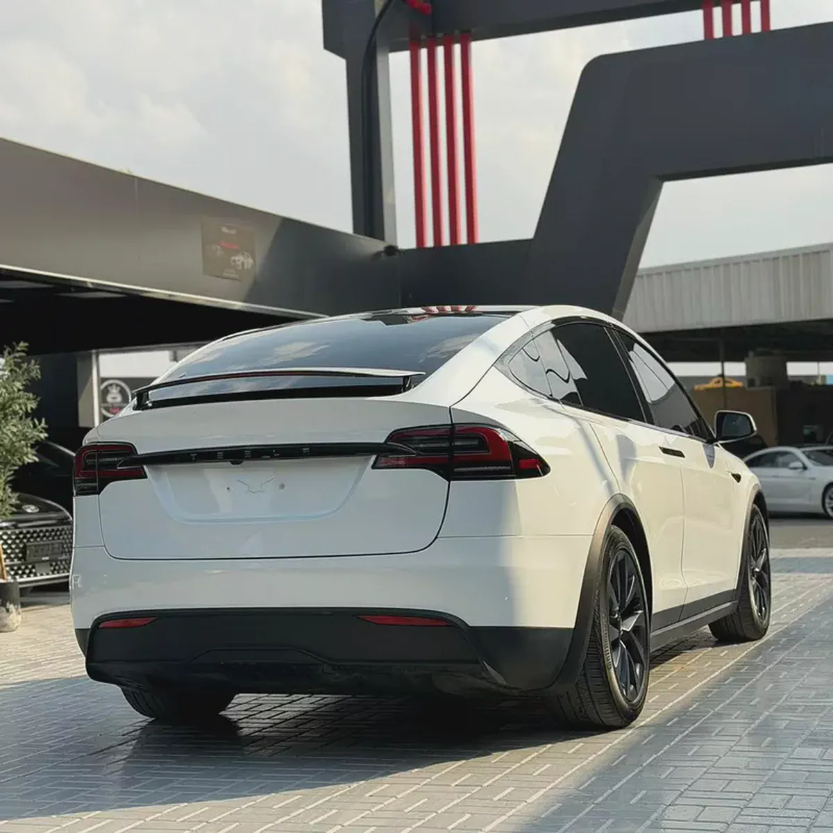 Tesla Model X Long Range 2023 | Dual Motor AWD | 670 HP | 29600 KM | White | تسلا موديل X 2023-8-8