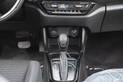 Brand New Suzuki Swift GLX 2026 | Fuel Efficient | Advanced Tech-12
