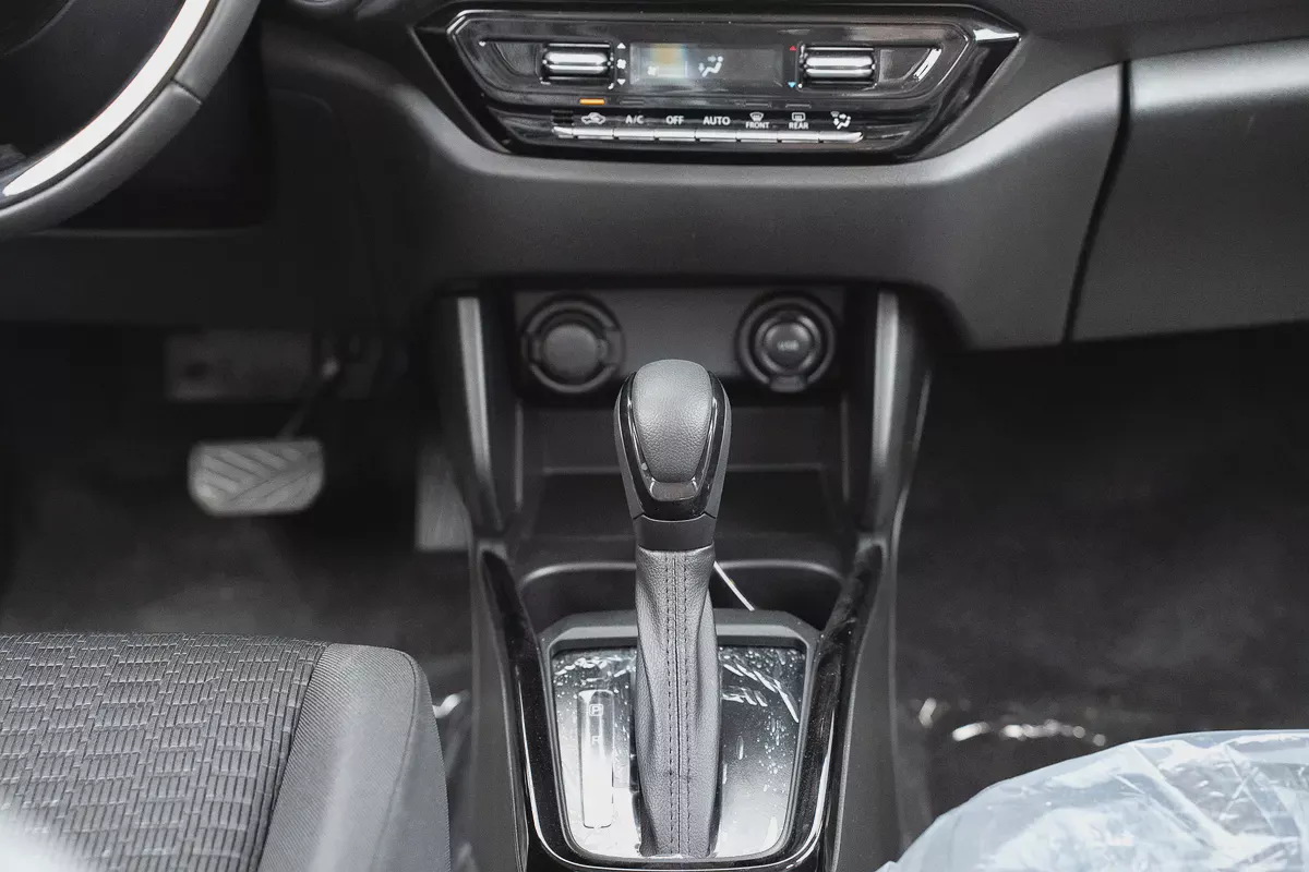Brand New Suzuki Swift GLX 2026 | Fuel Efficient | Advanced Tech-12-12