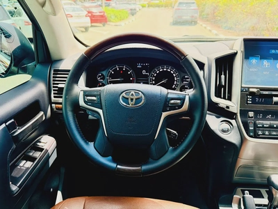 Toyota Land Cruiser GXR 4.6L Grand Touring Full Option 2019 GCC Very Good Condition-16