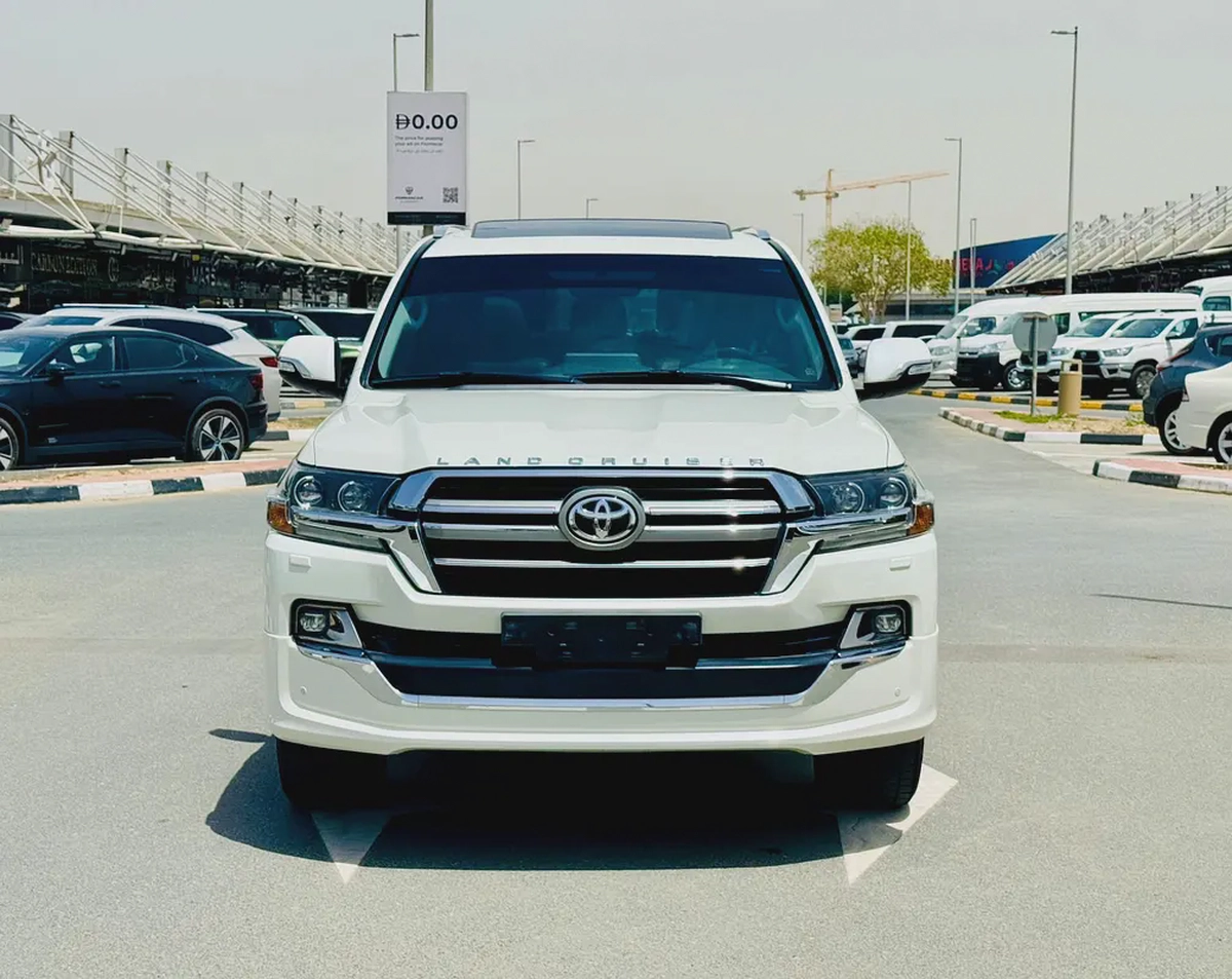 Toyota Land Cruiser GXR 4.6L Grand Touring Full Option 2019 GCC Very Good Condition-1-1