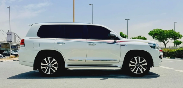 Toyota Land Cruiser GXR 4.6L Grand Touring Full Option 2019 GCC Very Good Condition