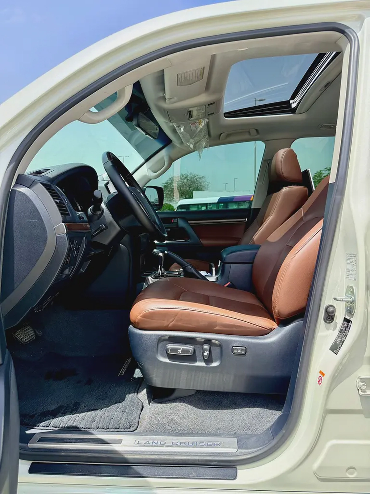Toyota Land Cruiser GXR 4.6L Grand Touring Full Option 2019 GCC Very Good Condition-8-8