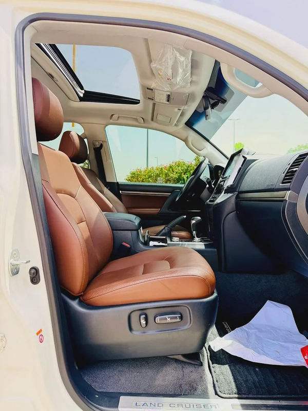 Toyota Land Cruiser GXR 4.6L Grand Touring Full Option 2019 GCC Very Good Condition
