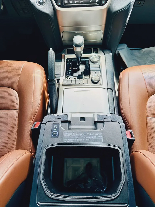Toyota Land Cruiser GXR 4.6L Grand Touring Full Option 2019 GCC Very Good Condition
