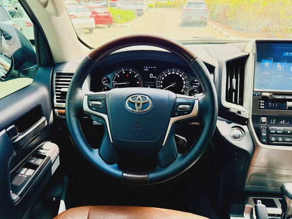 Toyota Land Cruiser GXR 4.6L Grand Touring Full Option 2019 GCC Very Good Condition