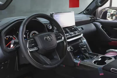 Toyota Land Cruiser VXR 3.5 Twin Turbo 2026 GCC Specs Alfuttaim warranty-14