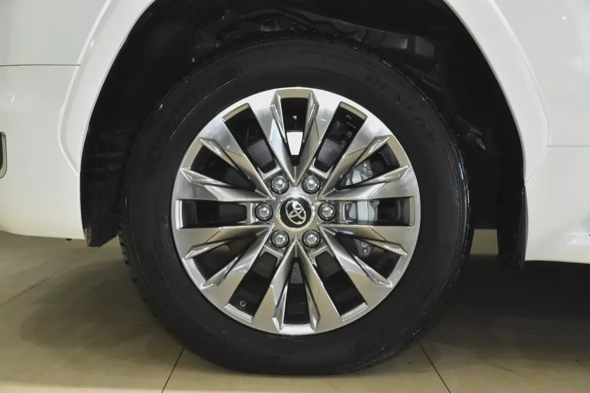 Toyota Land Cruiser VXR 3.5 Twin Turbo 2026 GCC Specs Alfuttaim warranty-6-6