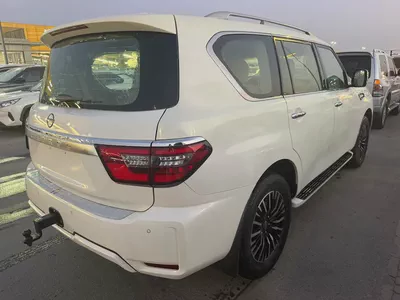 Nissan Patrol SE 2016 GCC Specs look 2024 white color-6