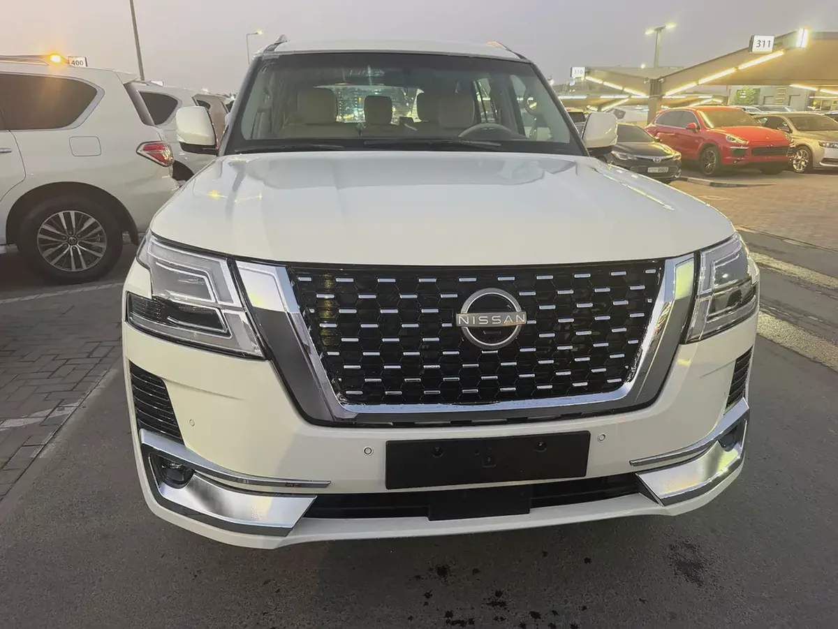 Nissan Patrol SE 2016 GCC Specs look 2024 white color