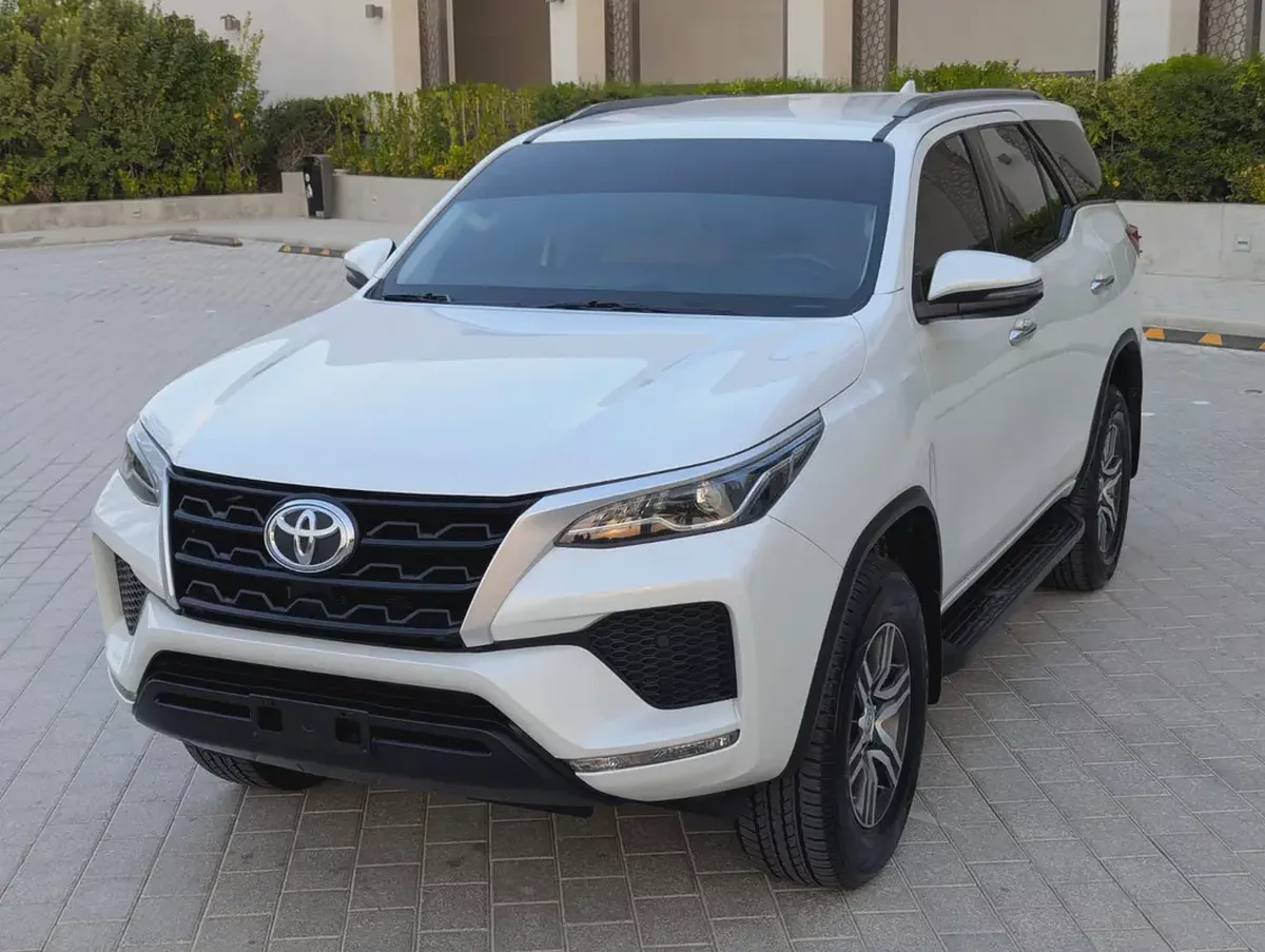 Toyota Fortuner 2023 4X4 EXR GCC Specs - Excellent Condition-1-1