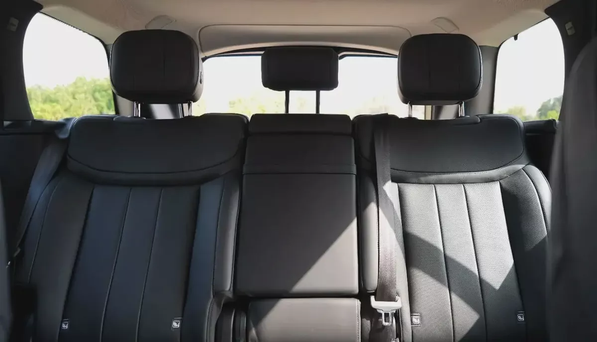 Land Rover Range Rover 2025-12-12